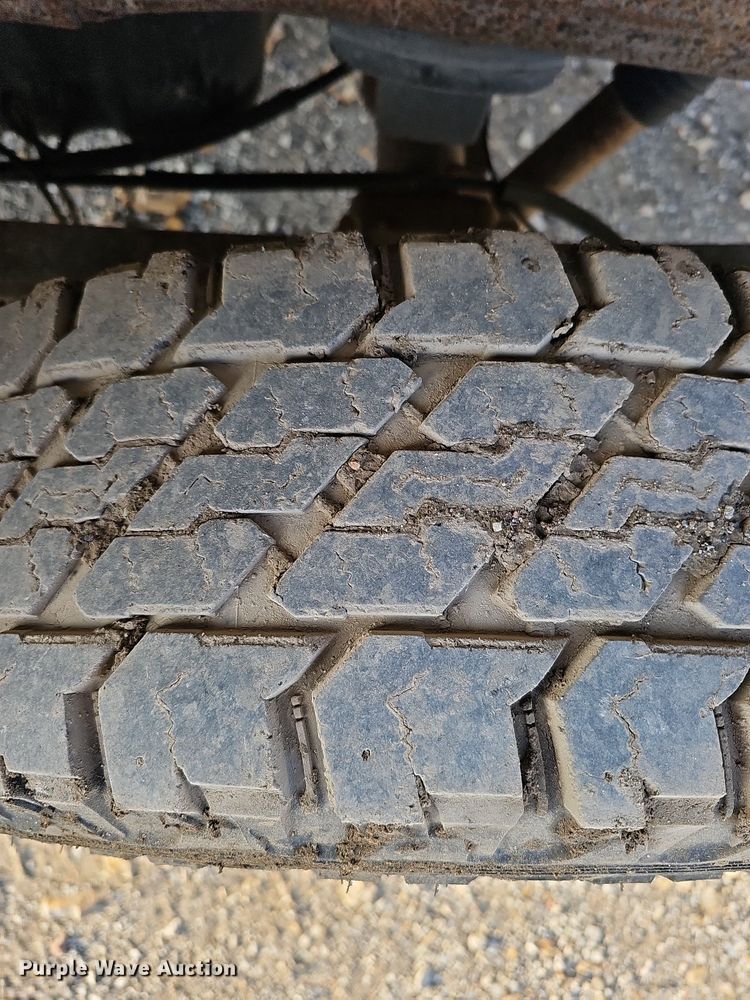 image for item MC9714 2002 Chevrolet Silverado 2500HD  pickup truck