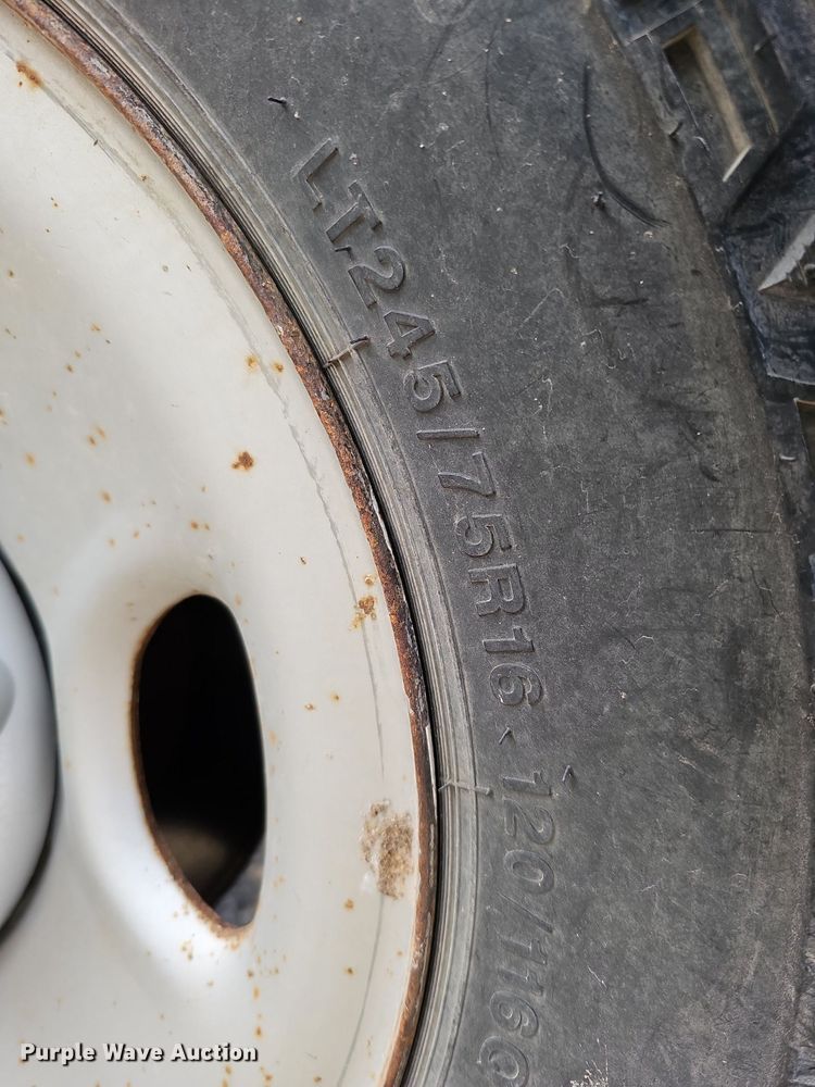 image for item MC9714 2002 Chevrolet Silverado 2500HD  pickup truck