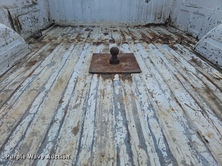 image for item MC9715 2003 Chevrolet Silverado 2500HD  pickup truck