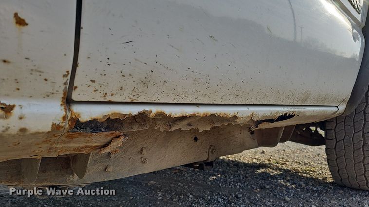 image for item MC9715 2003 Chevrolet Silverado 2500HD  pickup truck