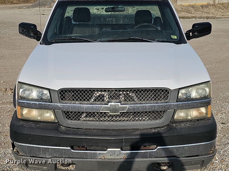image for item MC9715 2003 Chevrolet Silverado 2500HD  pickup truck