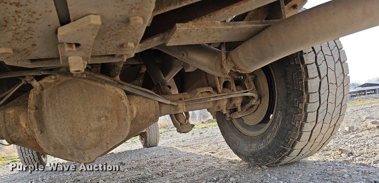 image for item MC9715 2003 Chevrolet Silverado 2500HD  pickup truck