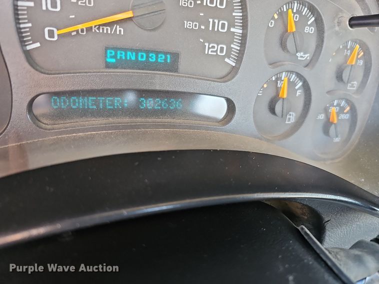 image for item MC9715 2003 Chevrolet Silverado 2500HD  pickup truck