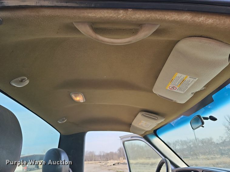 image for item MC9715 2003 Chevrolet Silverado 2500HD  pickup truck