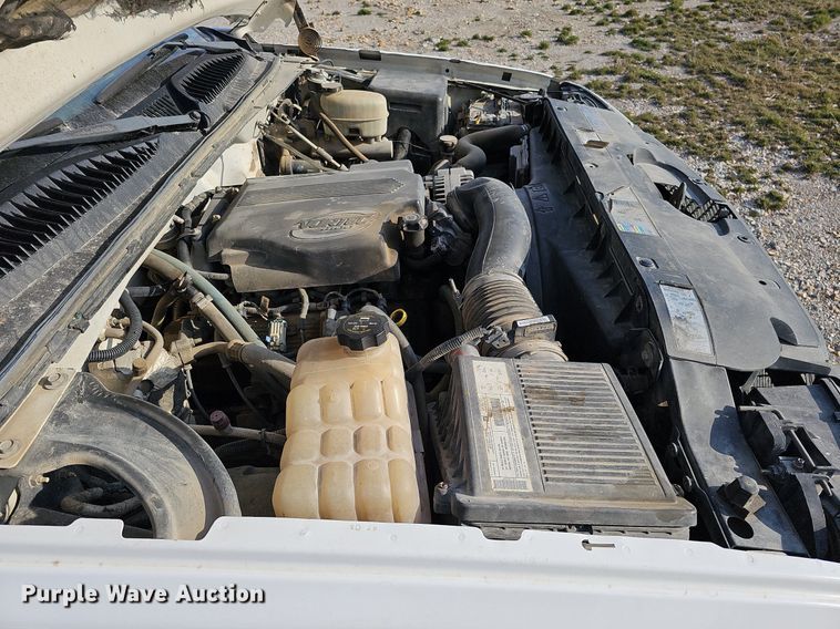 image for item MC9715 2003 Chevrolet Silverado 2500HD  pickup truck