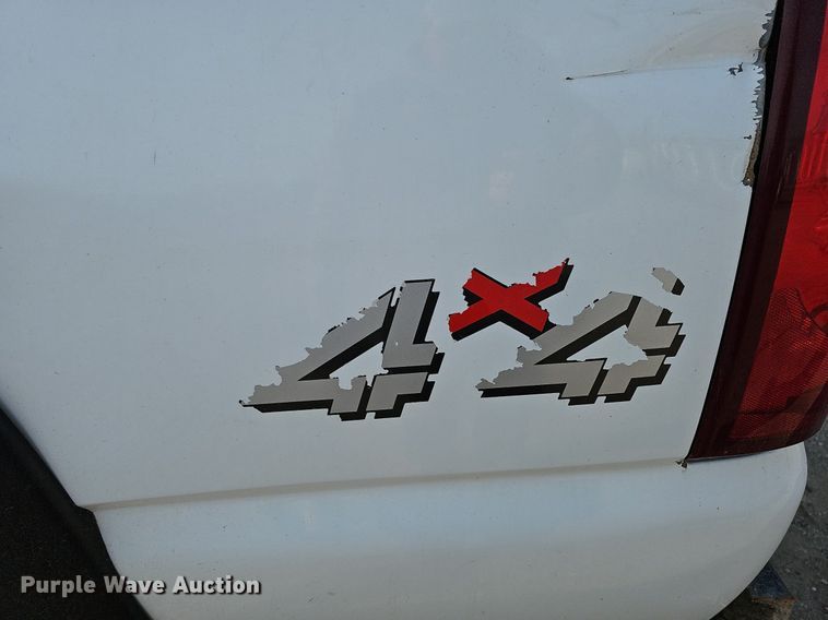 image for item MC9715 2003 Chevrolet Silverado 2500HD  pickup truck