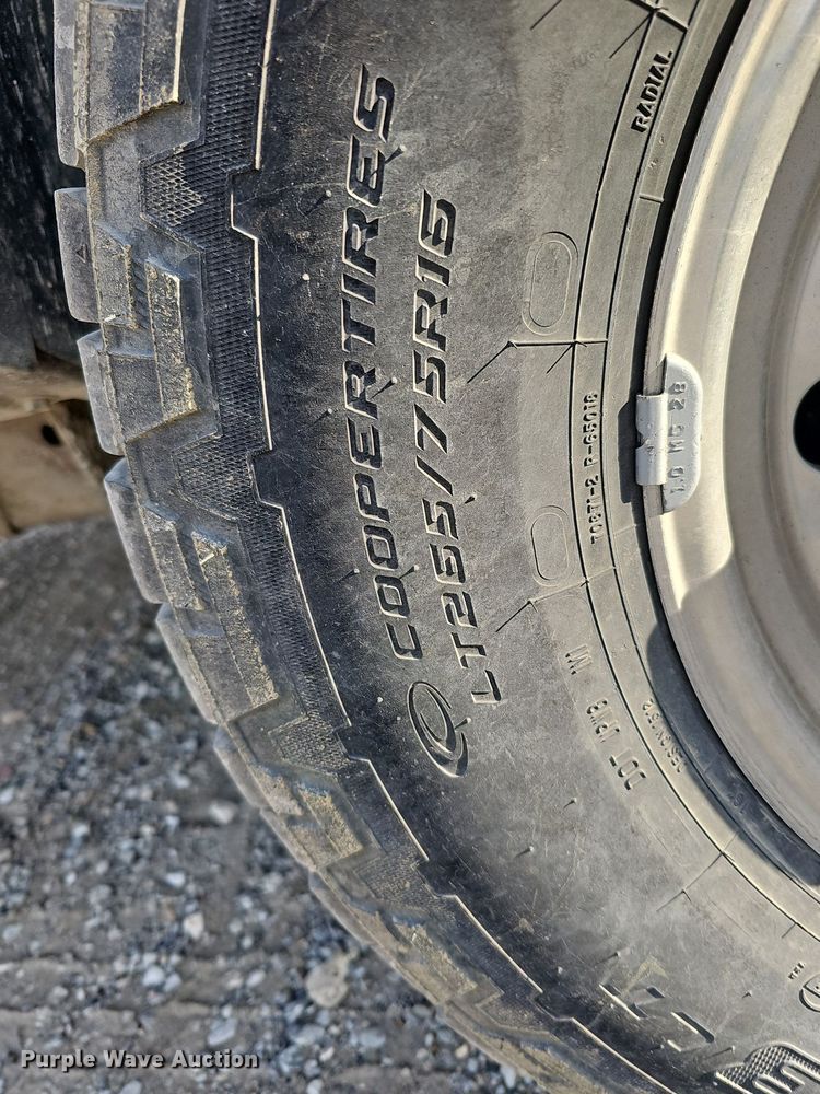 image for item MC9715 2003 Chevrolet Silverado 2500HD  pickup truck