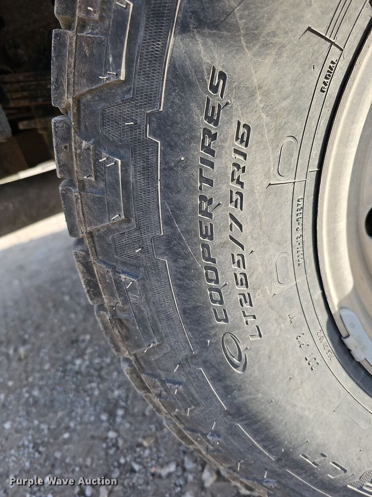 image for item MC9715 2003 Chevrolet Silverado 2500HD  pickup truck