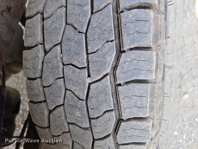 image for item MC9715 2003 Chevrolet Silverado 2500HD  pickup truck