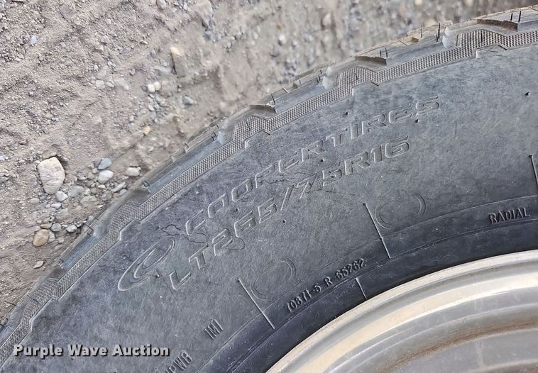 image for item MC9715 2003 Chevrolet Silverado 2500HD  pickup truck