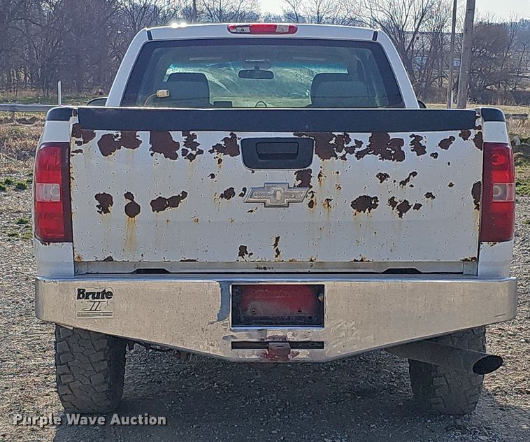 image for item MC9717 2007 Chevrolet Silverado 2500HD  Ext. Cab pickup truck