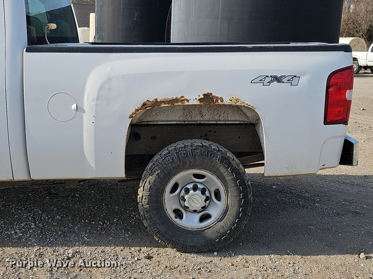 image for item MC9717 2007 Chevrolet Silverado 2500HD  Ext. Cab pickup truck