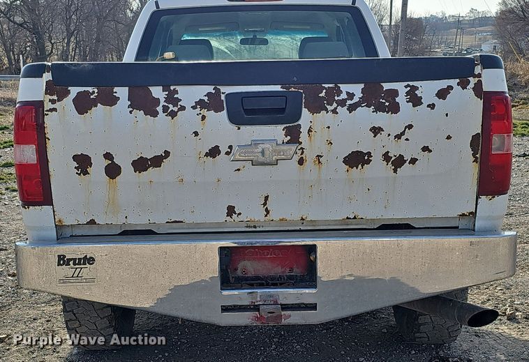 image for item MC9717 2007 Chevrolet Silverado 2500HD  Ext. Cab pickup truck