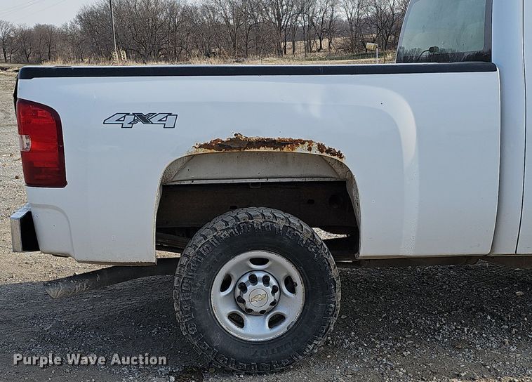 image for item MC9717 2007 Chevrolet Silverado 2500HD  Ext. Cab pickup truck