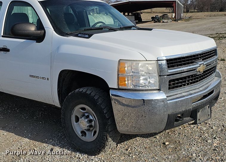 image for item MC9717 2007 Chevrolet Silverado 2500HD  Ext. Cab pickup truck
