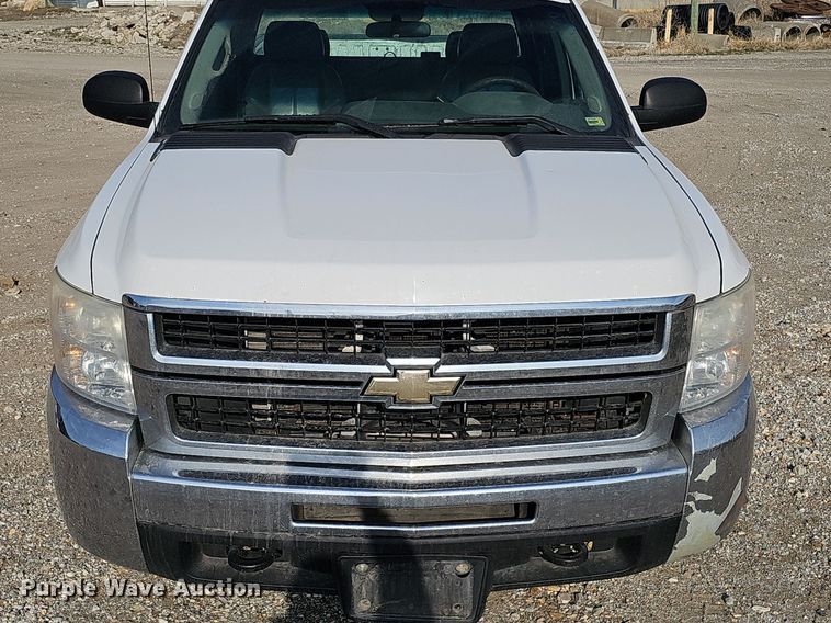 image for item MC9717 2007 Chevrolet Silverado 2500HD  Ext. Cab pickup truck