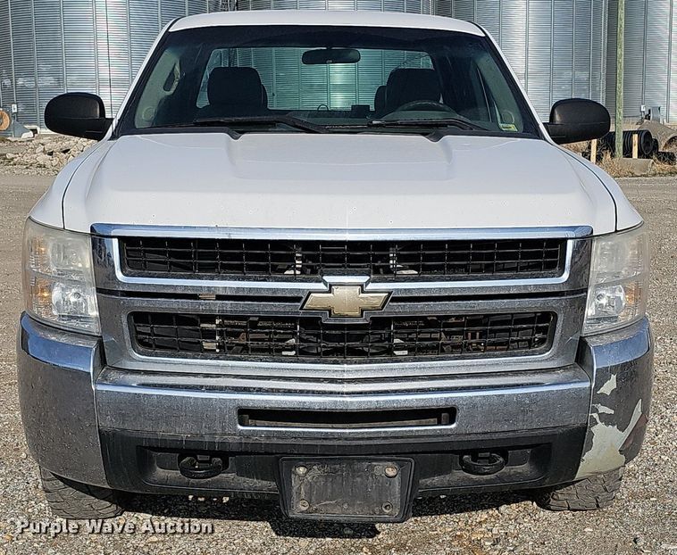 image for item MC9717 2007 Chevrolet Silverado 2500HD  Ext. Cab pickup truck