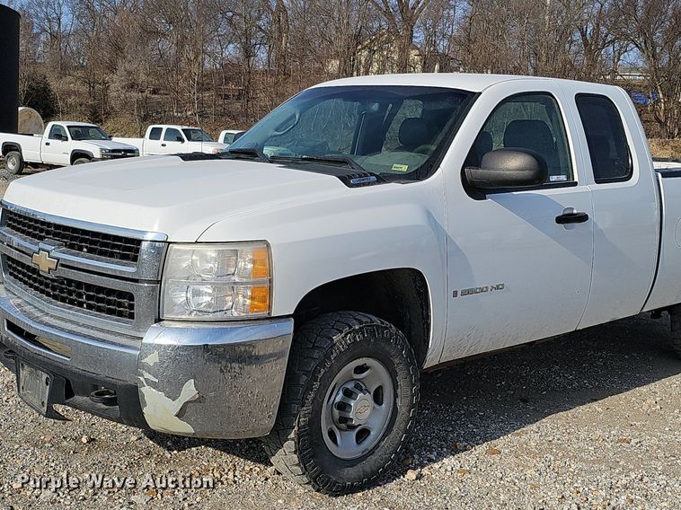 image for item MC9717 2007 Chevrolet Silverado 2500HD  Ext. Cab pickup truck