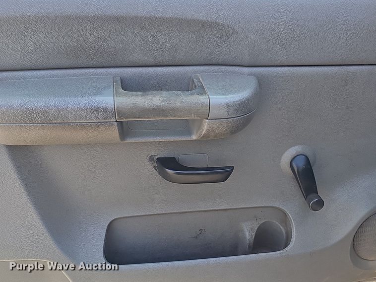 image for item MC9717 2007 Chevrolet Silverado 2500HD  Ext. Cab pickup truck