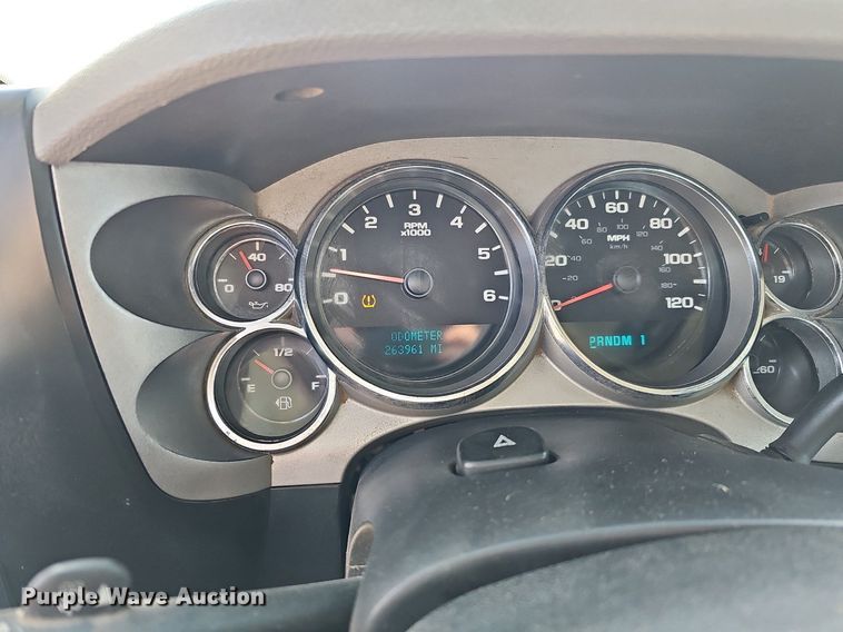 image for item MC9717 2007 Chevrolet Silverado 2500HD  Ext. Cab pickup truck