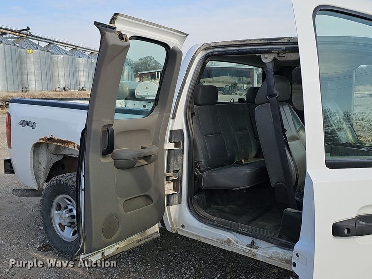 image for item MC9717 2007 Chevrolet Silverado 2500HD  Ext. Cab pickup truck