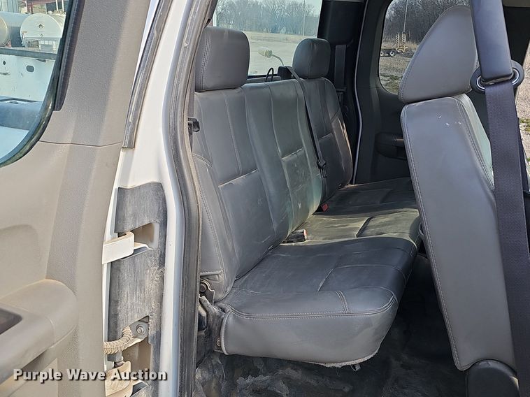 image for item MC9717 2007 Chevrolet Silverado 2500HD  Ext. Cab pickup truck