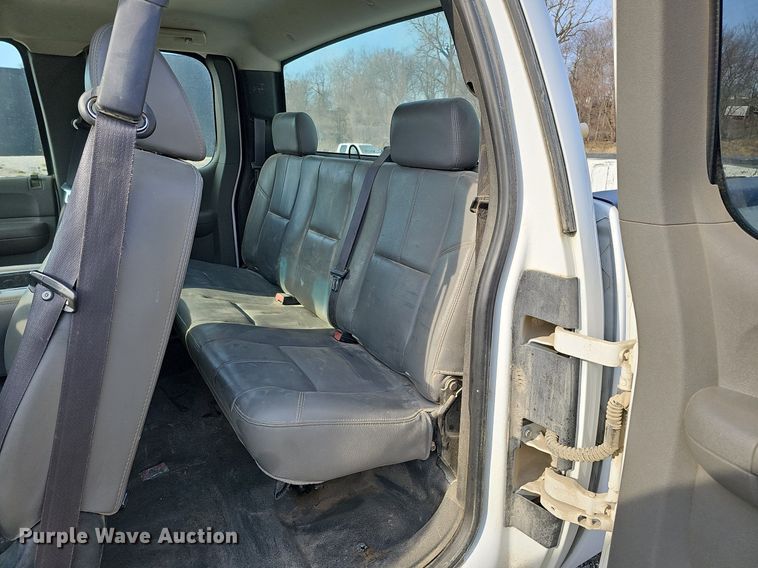 image for item MC9717 2007 Chevrolet Silverado 2500HD  Ext. Cab pickup truck