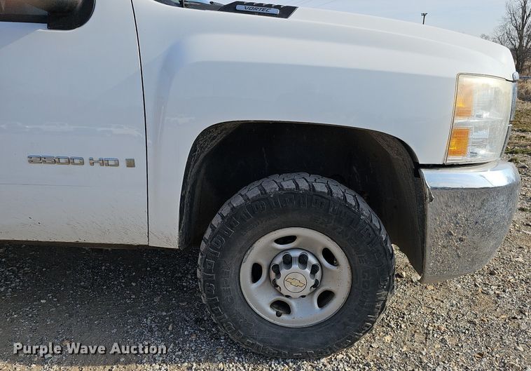 image for item MC9717 2007 Chevrolet Silverado 2500HD  Ext. Cab pickup truck
