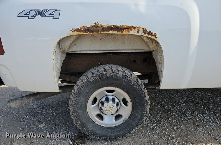 image for item MC9717 2007 Chevrolet Silverado 2500HD  Ext. Cab pickup truck