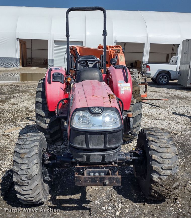 image for item MD9527 Mahindra 3540  MFWD tractor