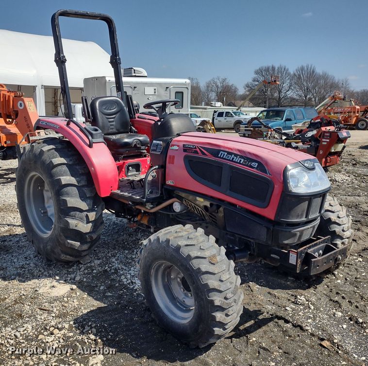 image for item MD9527 Mahindra 3540  MFWD tractor