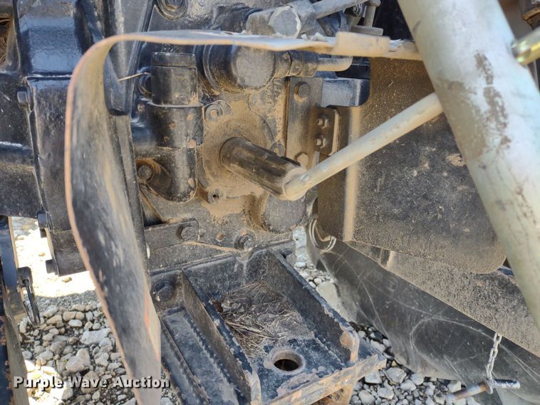 image for item MD9527 Mahindra 3540  MFWD tractor