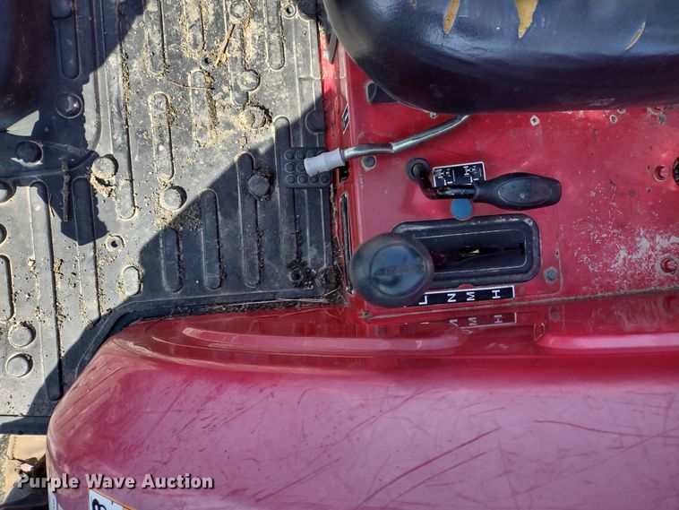 image for item MD9527 Mahindra 3540  MFWD tractor