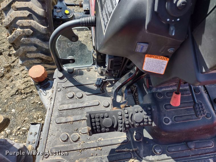 image for item MD9527 Mahindra 3540  MFWD tractor