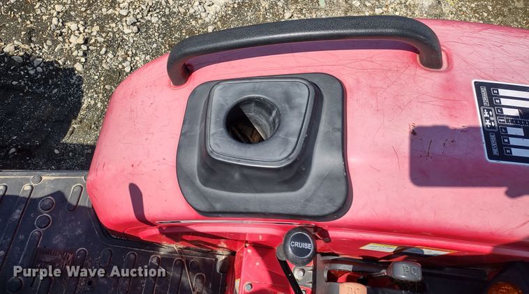 image for item MD9527 Mahindra 3540  MFWD tractor