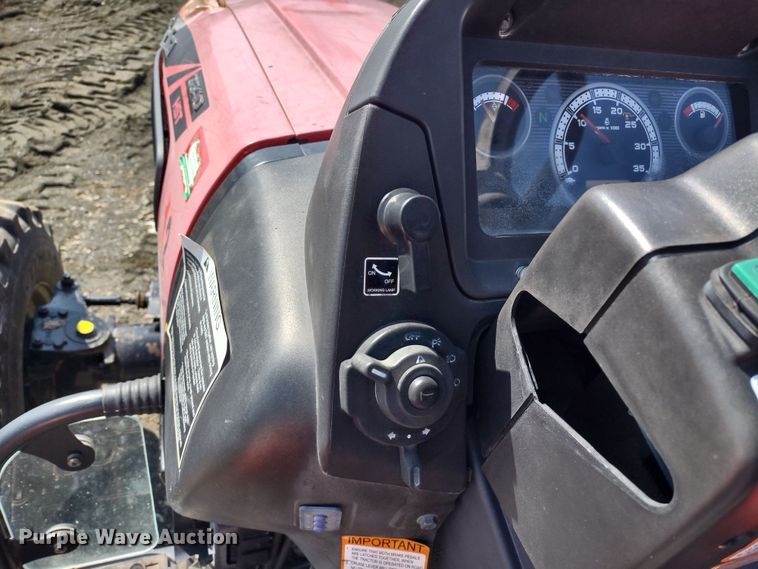 image for item MD9527 Mahindra 3540  MFWD tractor