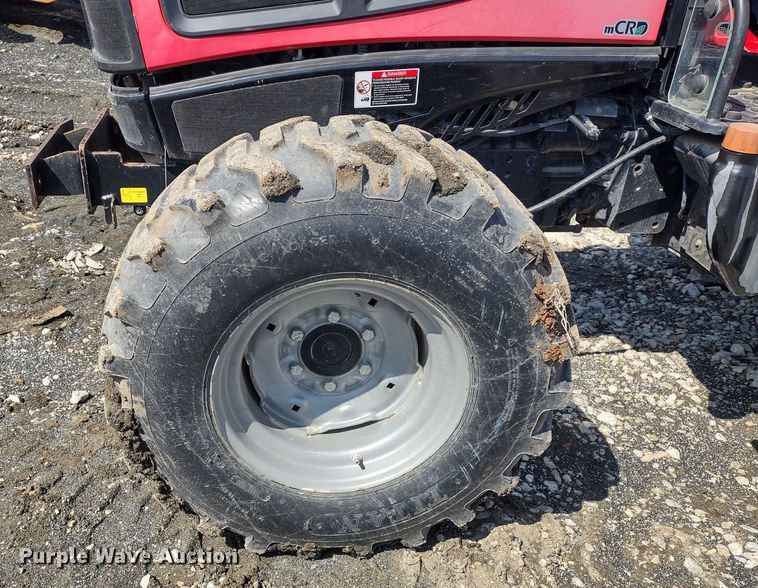 image for item MD9527 Mahindra 3540  MFWD tractor