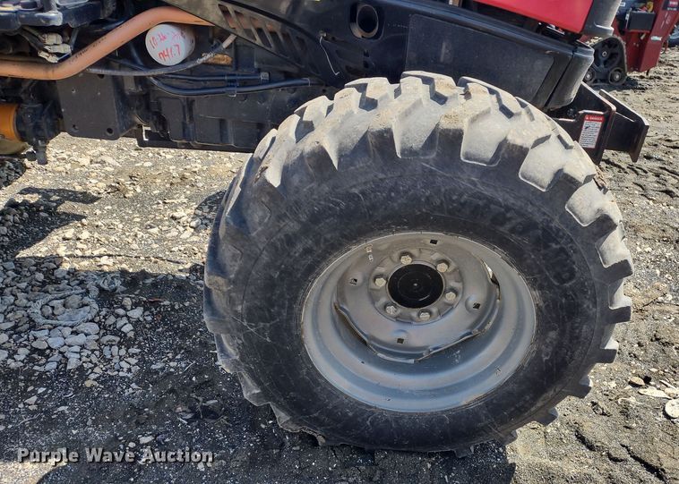 image for item MD9527 Mahindra 3540  MFWD tractor