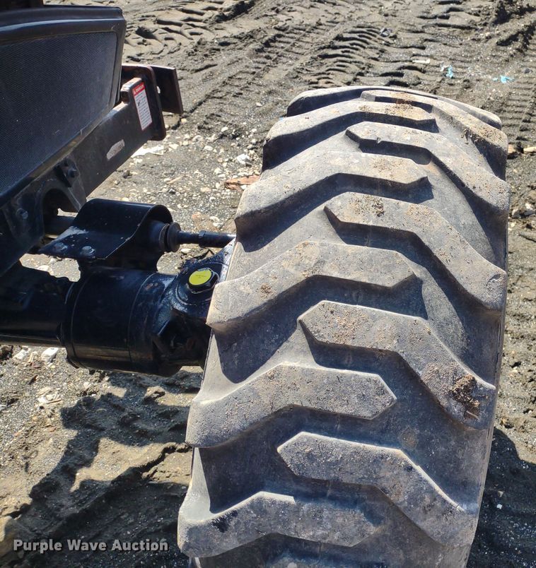 image for item MD9527 Mahindra 3540  MFWD tractor