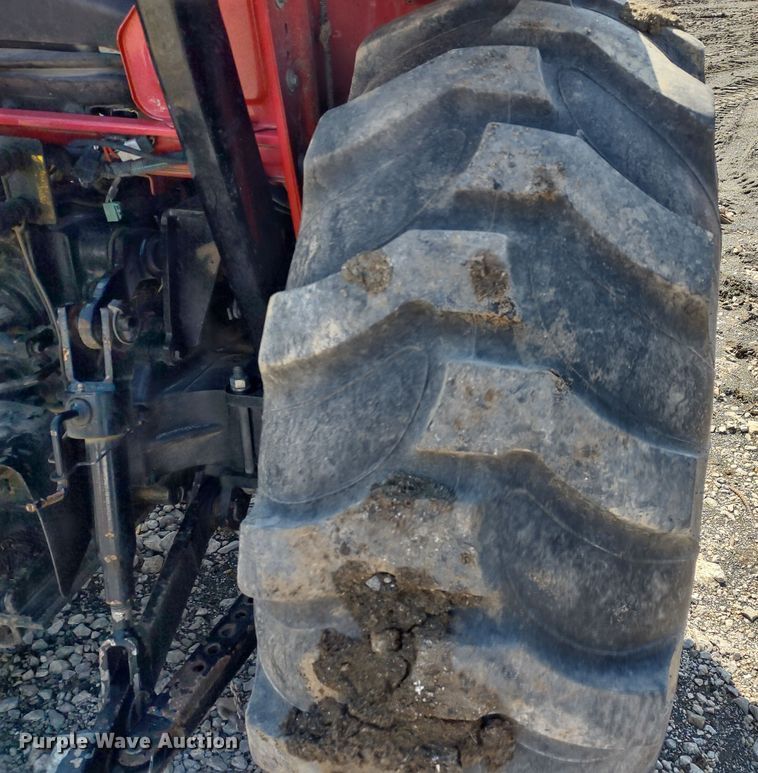 image for item MD9527 Mahindra 3540  MFWD tractor