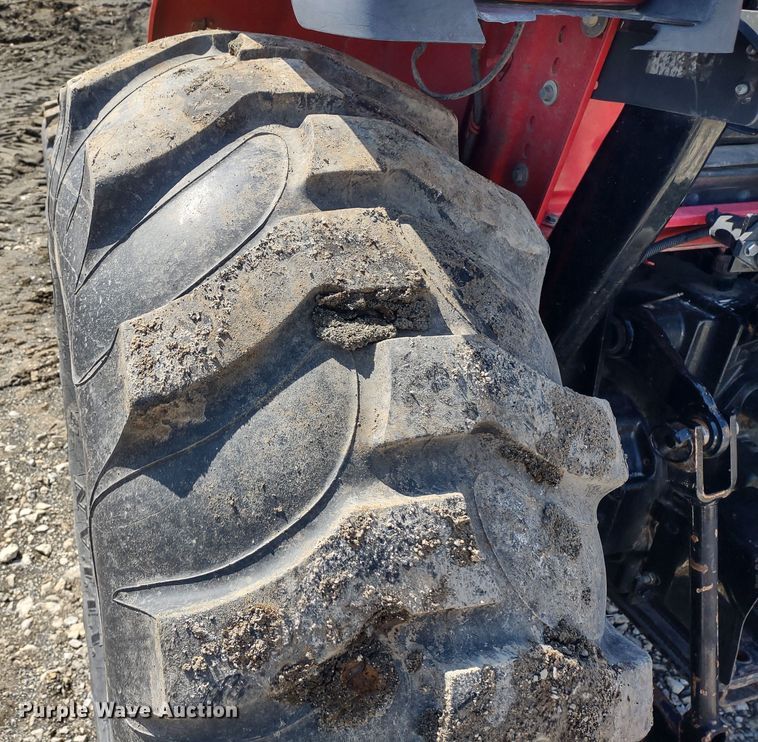 image for item MD9527 Mahindra 3540  MFWD tractor