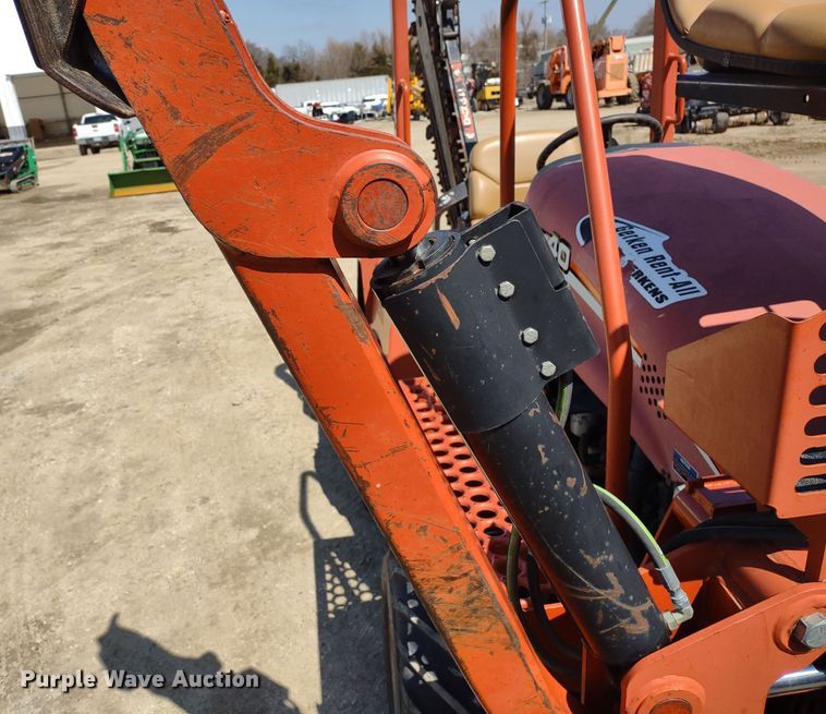 image for item MD9529 2007 Ditch Witch RT40  trencher