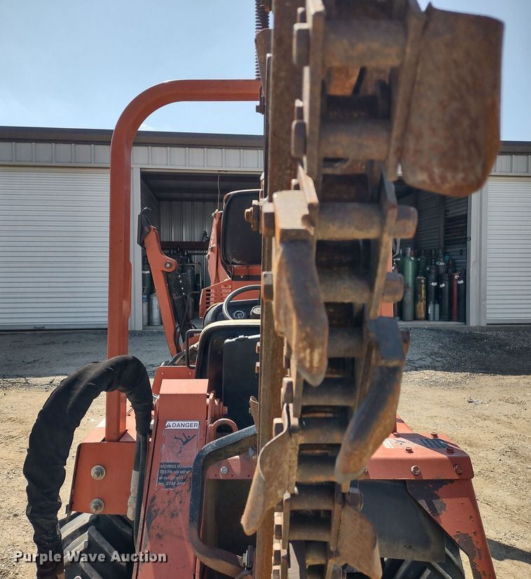 image for item MD9529 2007 Ditch Witch RT40  trencher