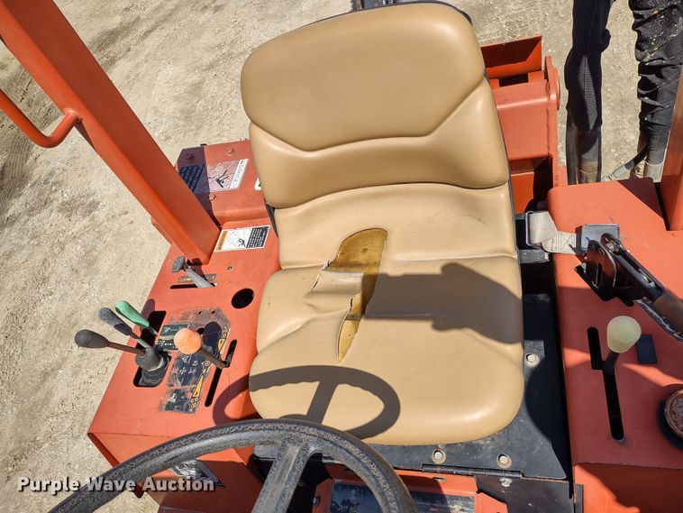 image for item MD9529 2007 Ditch Witch RT40  trencher