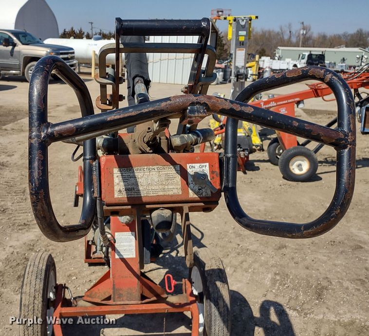 image for item MD9532 General 660H  post hole auger