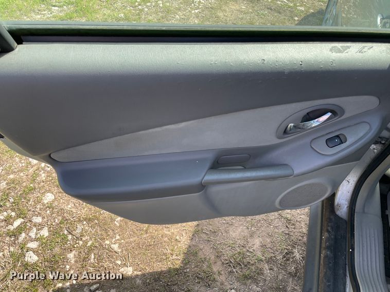 image for item MM9437 2004 Chevrolet Malibu MAXX LS