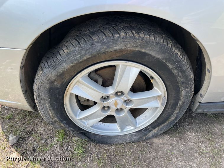 image for item MM9437 2004 Chevrolet Malibu MAXX LS