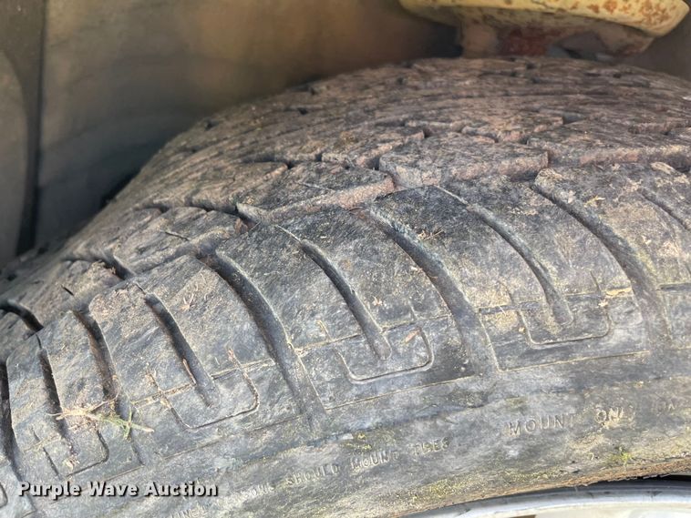 image for item MM9437 2004 Chevrolet Malibu MAXX LS