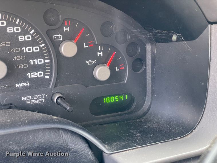 image for item MM9439 2004 Ford Explorer  SUV