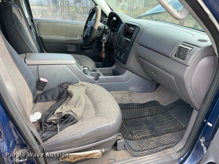 image for item MM9439 2004 Ford Explorer  SUV
